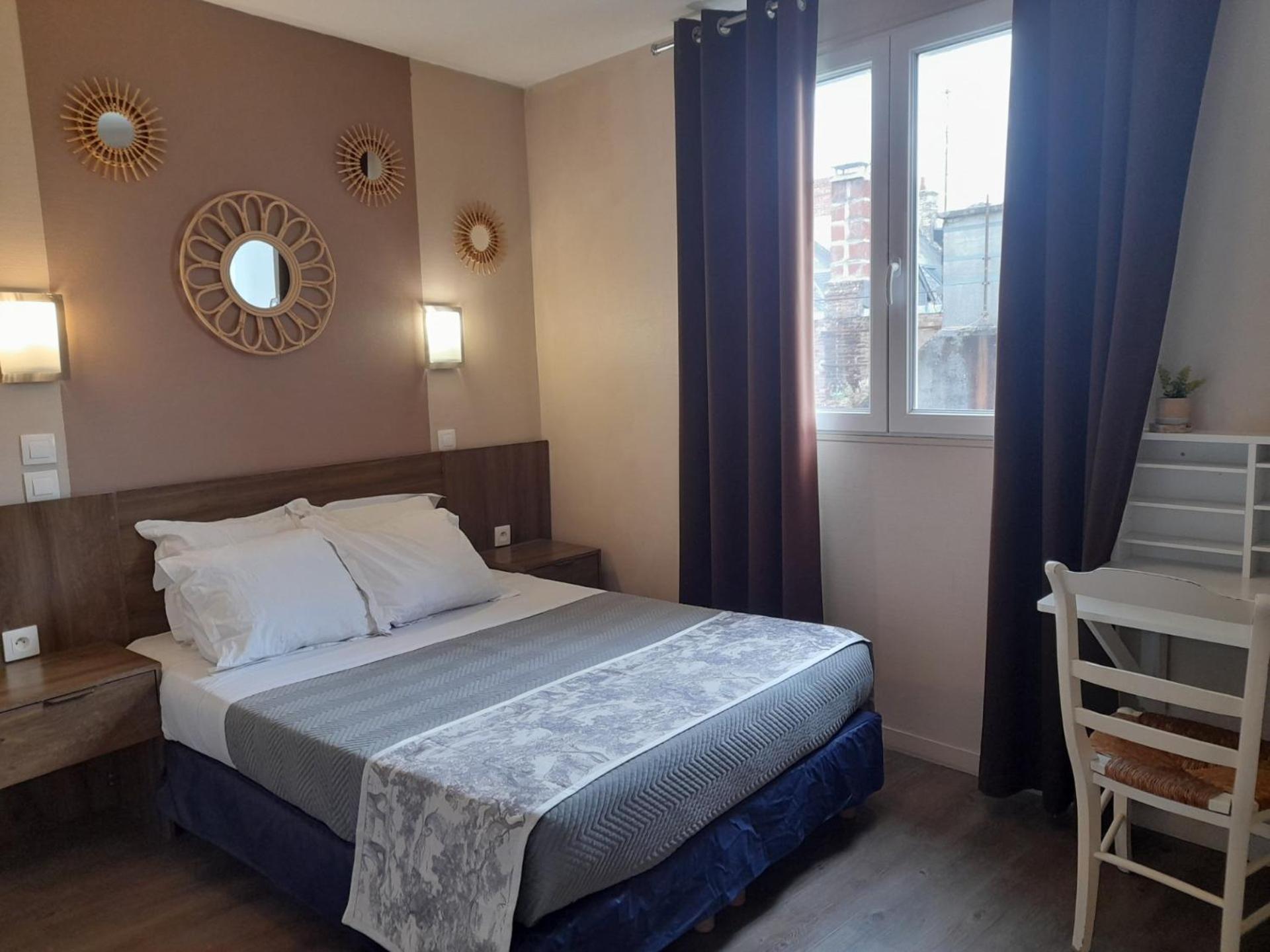 Hotel Le Vauban Carentan Exterior photo